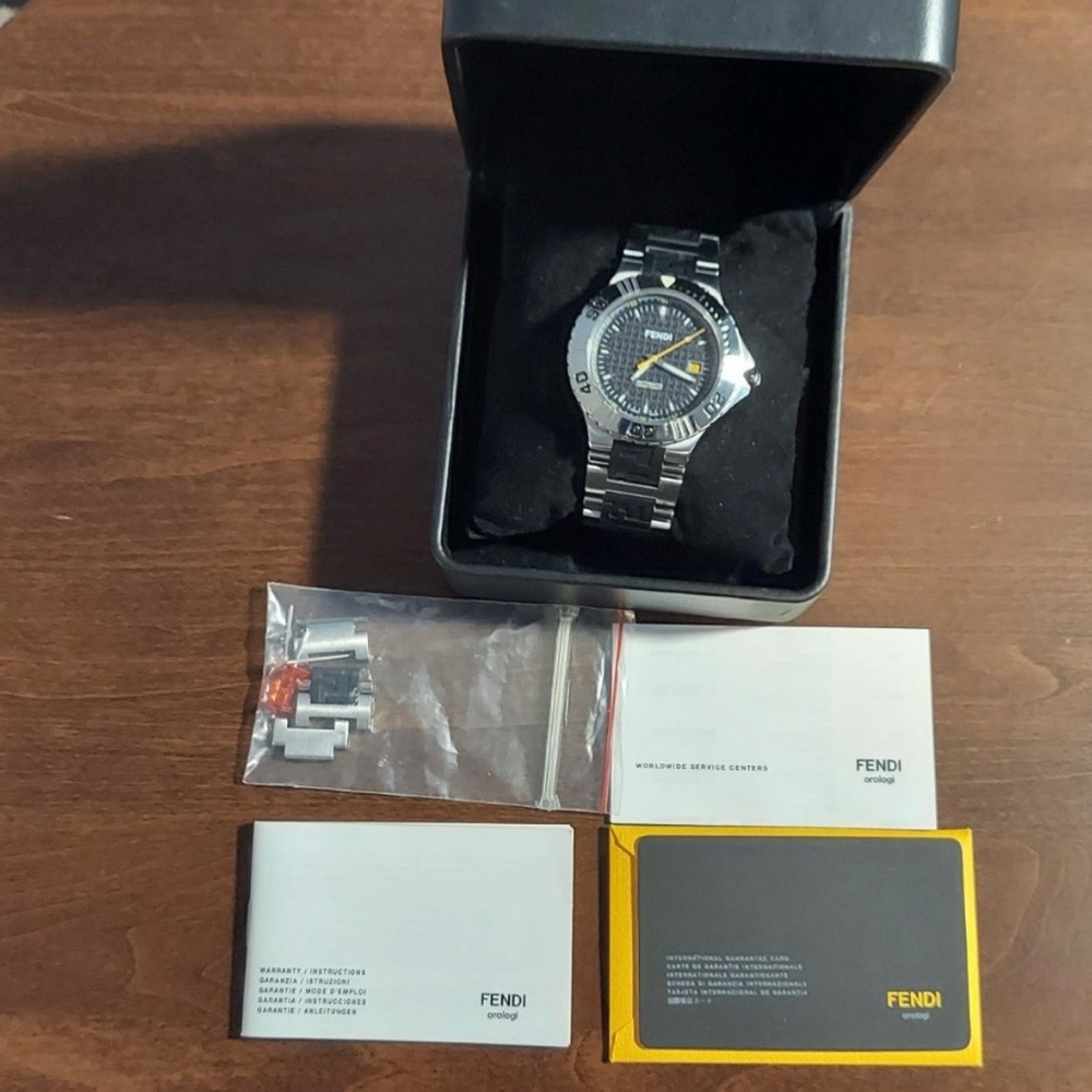 Fendi Men's Silver and Automatic Black Dive Watch Nautical Collection - Picture 7 of 8